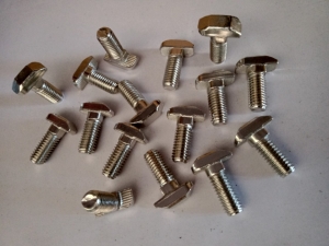 BULONG BÚA T M8x20mm